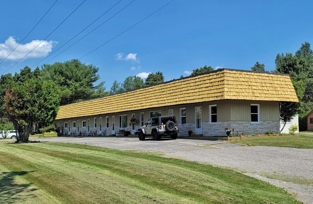 Maciver'S Motel And Camp Blind River ภายนอก รูปภาพ